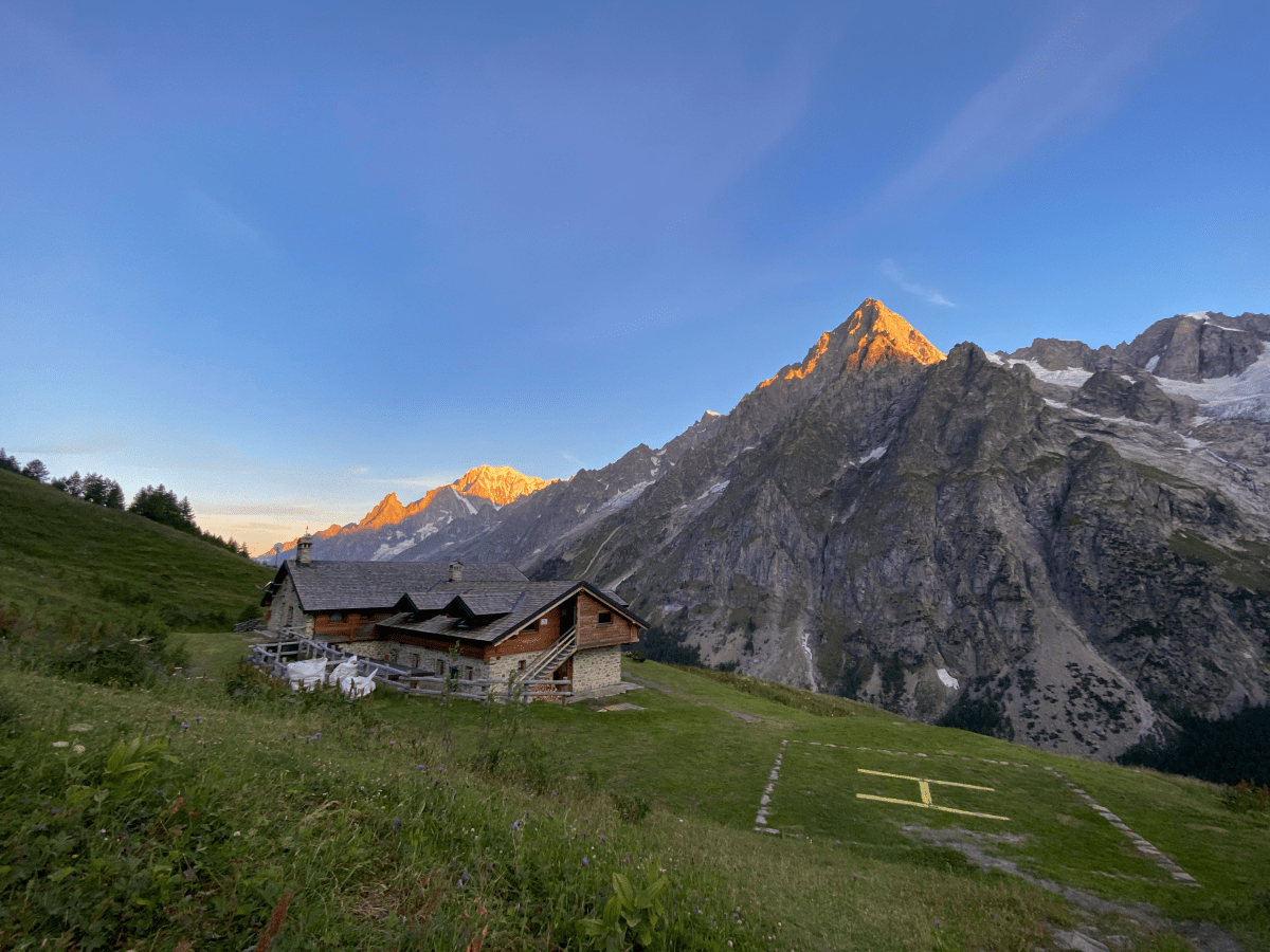 Tour du Mont Blanc: A Complete 10-Day Hiking&nbsp;Guide
